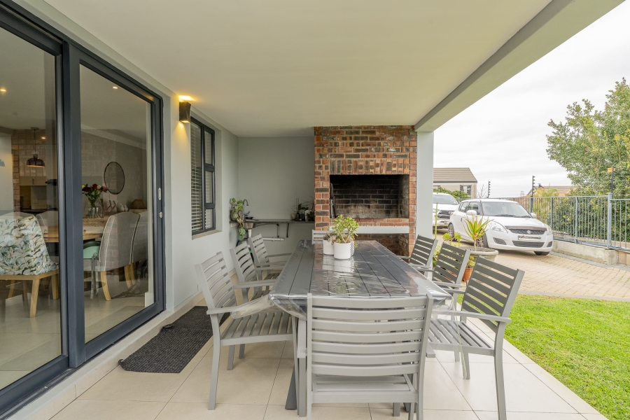 3 Bedroom Property for Sale in Protea Heights Western Cape